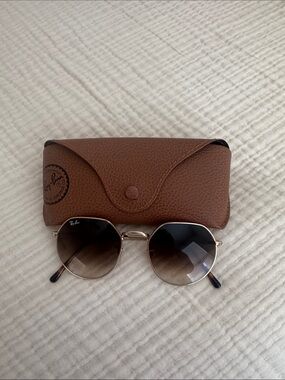Ray-Ban Gold Frame Sunglasses with Brown Gradient Lenses and Brown Case